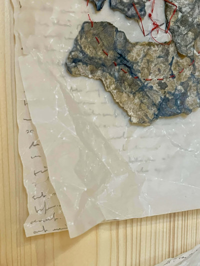 Danielle Orsinger: Heimwehen (Detail), 2024, 55-teilig, Mixed Media