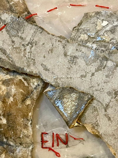 Danielle Orsinger: Heimwehen (Detail), 2024, 55-teilig, Mixed Media