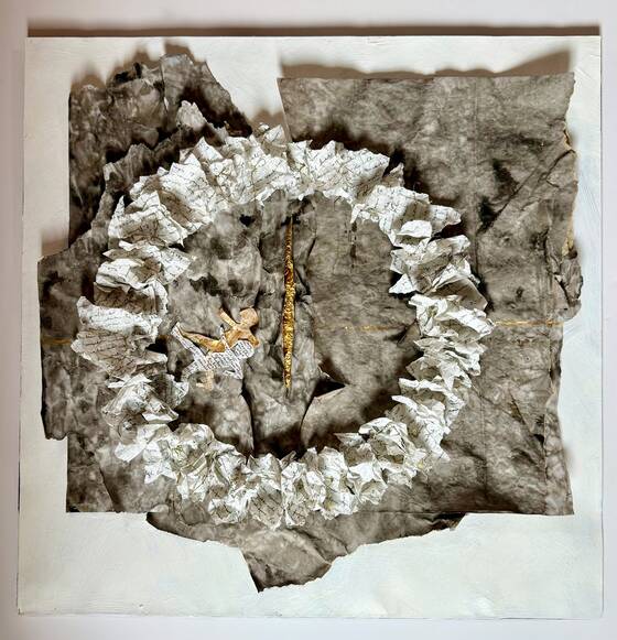 Ring of crumpled, written-on paper on a grey ground, with two small golden figures and a golden line in the centre.